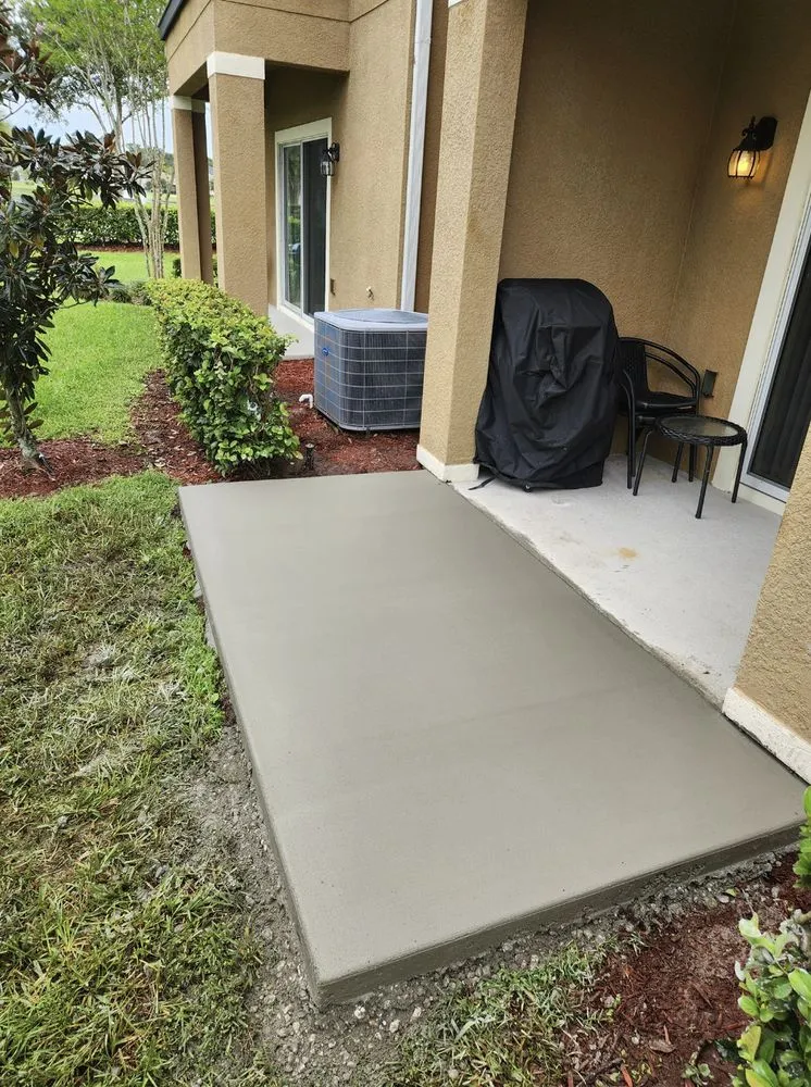 Expert yard maintenance in South Daytona, FL by Footman Do It