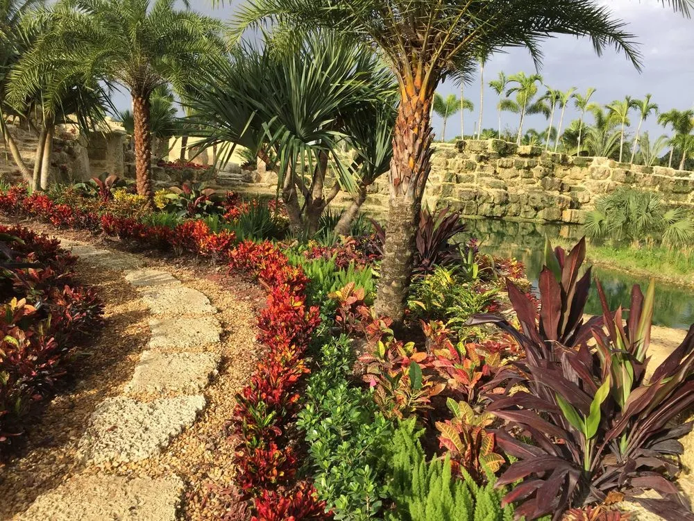 Trusted lawn mowing service experts serving Miami, FL - For Evan's Sake Landscape