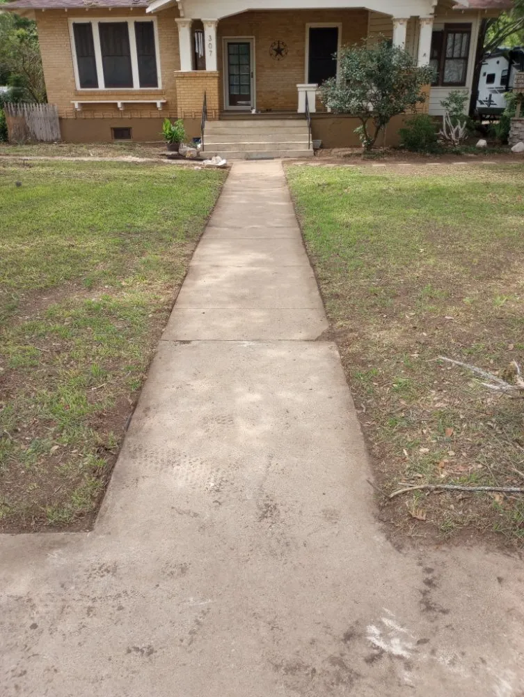 Reliable garden landscaping experts serving Springtown, TX - For Heaven's Sake Mowing