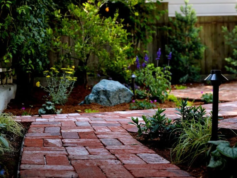 Top-rated outdoor landscaping experts serving Fairfax, CA - For Your Gardens' Needs