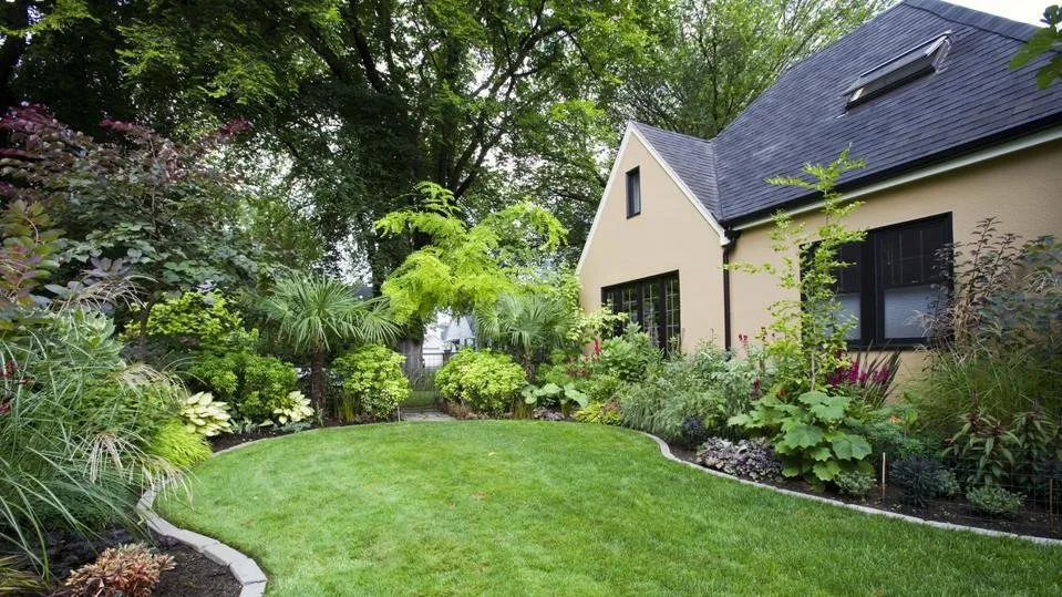 Expert yard maintenance in Sterling Heights, MI - Ford Landscaping and Snow Removal