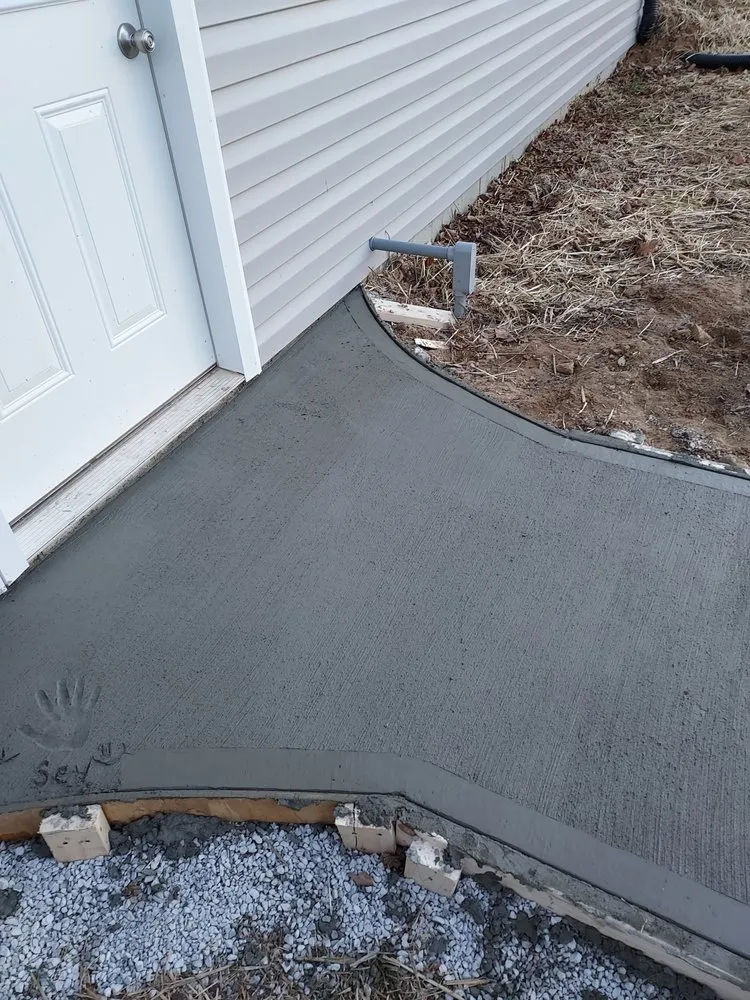 Expert landscape installation experts serving Byrdstown, TN - Ford Lawn Care