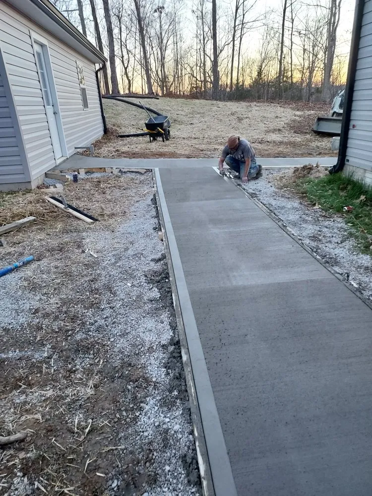 Custom yard maintenance for residential properties in Byrdstown, TN by Ford Lawn Care