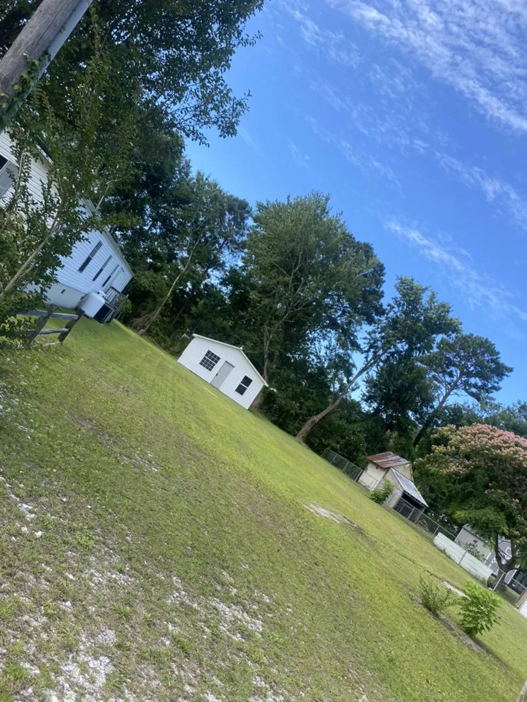 Expert lawn care service experts serving Little River, SC - Fords Lawn Service