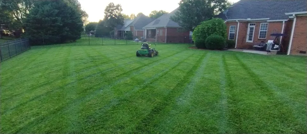 Reliable yard maintenance with custom design across Murfreesboro, TN - Ford's Perfect Lawns