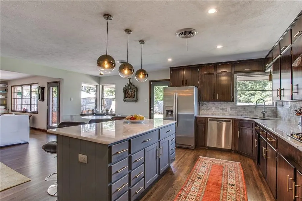 Reliable lawn mowing service in Bay Saint Louis, MS - Foreman Coast Living