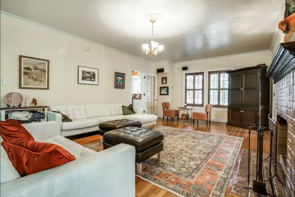 Local yard cleanup service for homes in Bay Saint Louis, MS by Foreman Coast Living