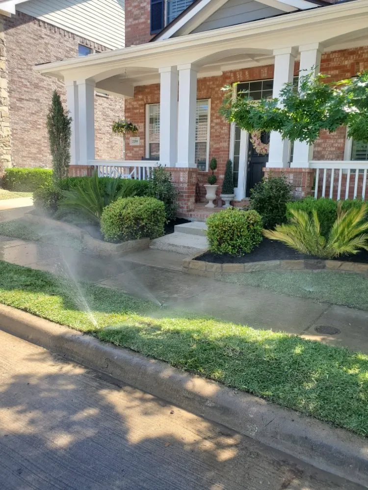 Top-rated garden landscaping in Edgecliff Village, TX by Forest Irrigation & Landscaping