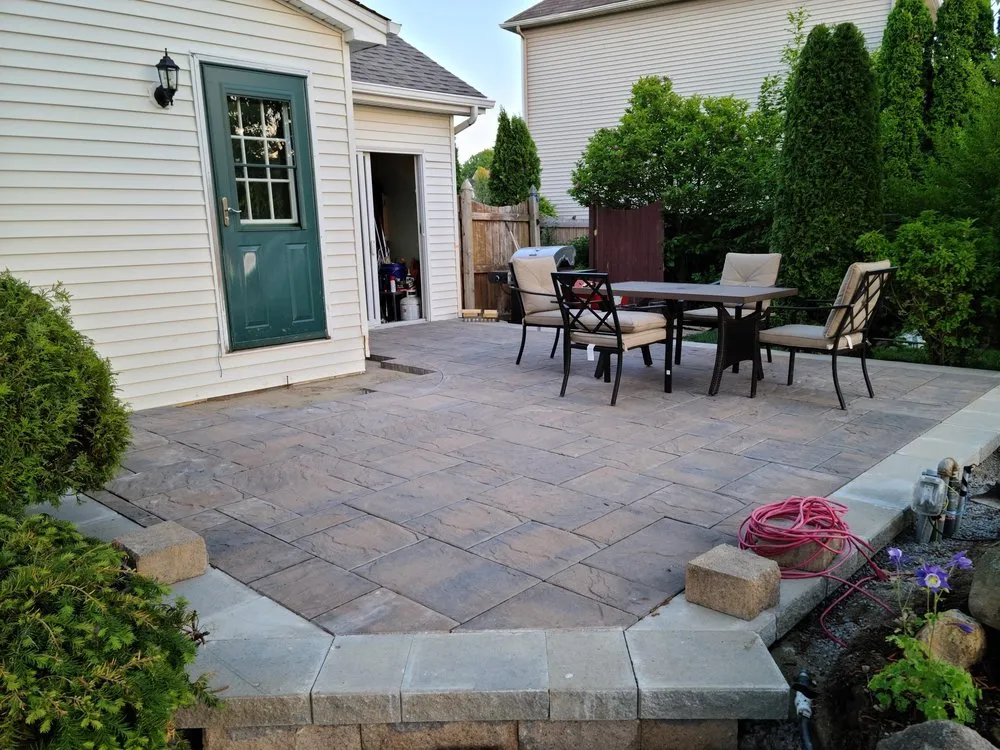 Top-rated lawn care service experts serving Hamburg, NY - Forever Green Hardscapes