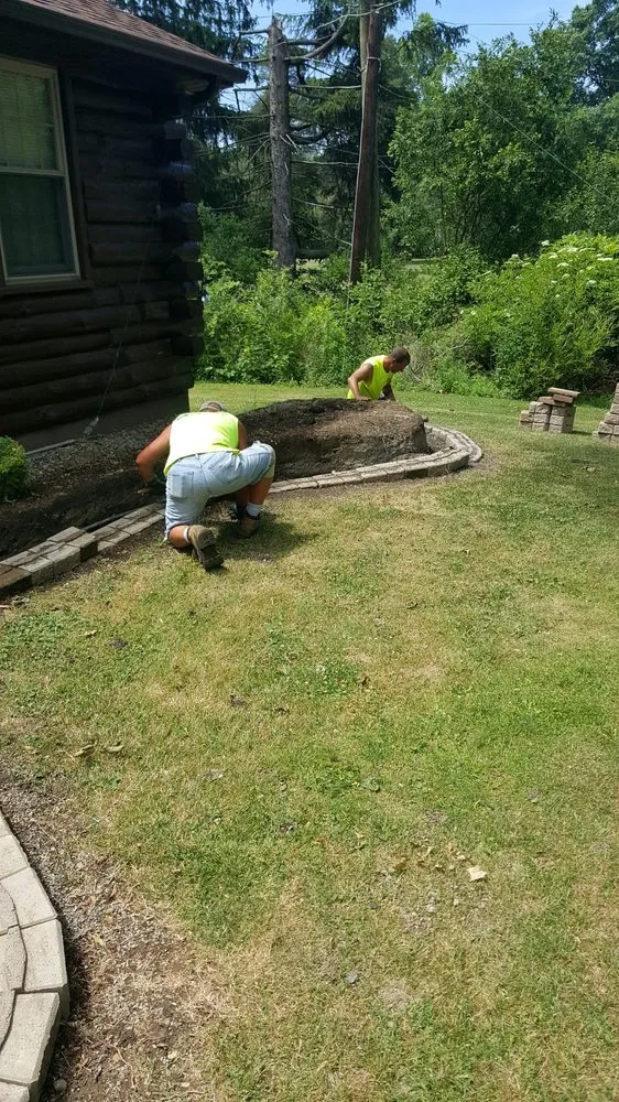 Local yard cleanup service for beautiful yards in Hamburg, NY by Forever Green Hardscapes