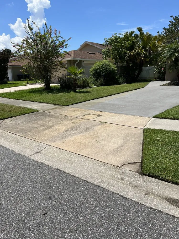 Custom lawn mowing service in Alafaya, FL - Forever Green Milliani Lawn Care