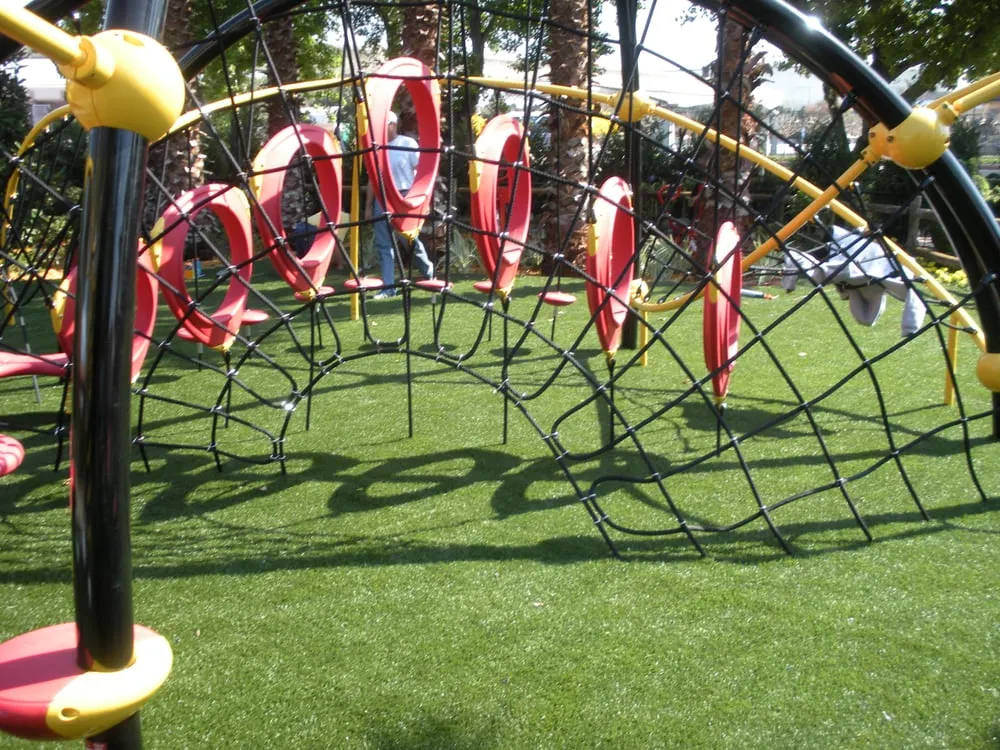 Professional yard maintenance for beautiful yards in Avon-by-the-Sea, NJ by Foreverlawn At the Shore