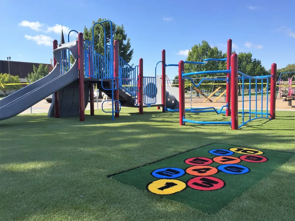 Affordable yard maintenance in De Soto, KS - ForeverLawn Kansas City