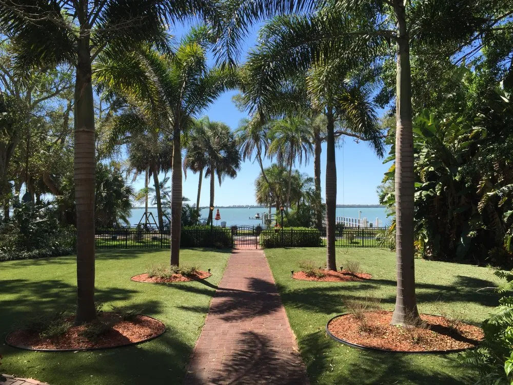 Expert landscape installation in Tampa, FL - ForeverLawn of Tampa Bay