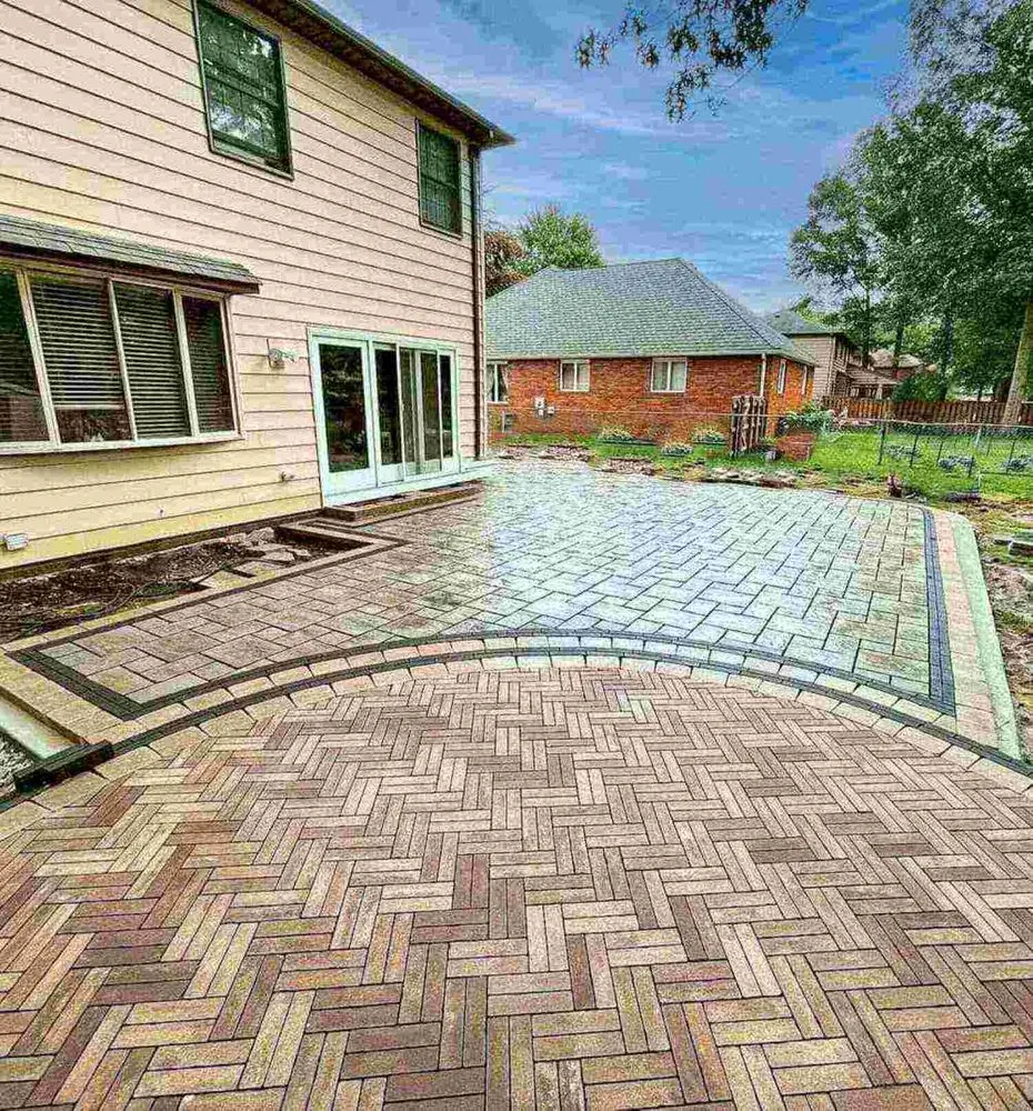 Custom lawn care service in Lakewood, OH by Forni Landscaping Arts