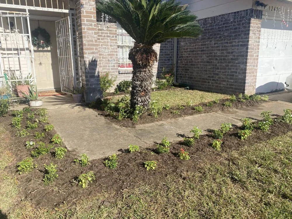 Trusted residential landscaping for residential properties in Rosharon, TX by Fort Bend Construction and Grounds