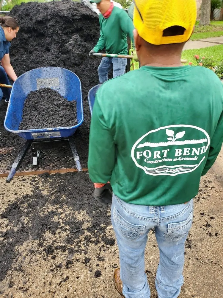 Affordable residential landscaping in Rosharon, TX - Fort Bend Construction and Grounds