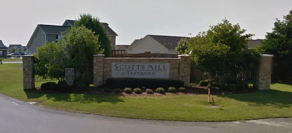 Trusted lawn mowing service with custom design across Fayetteville, NC - Fort Liberty Lawn