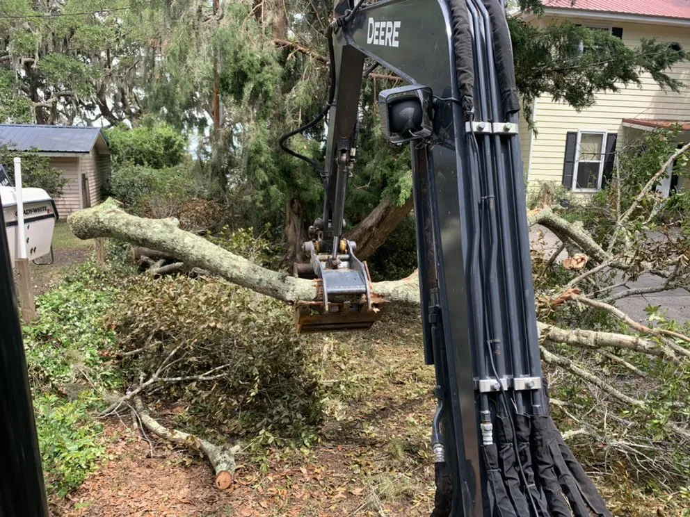 Custom lawn care service near you in Gulf Shores, AL by Fort Morgan Services