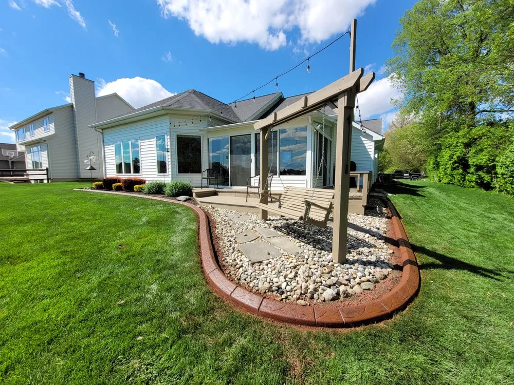 Professional landscaping services in Fort Wayne, IN - Fort Wayne Decorative Curbing - FWDC