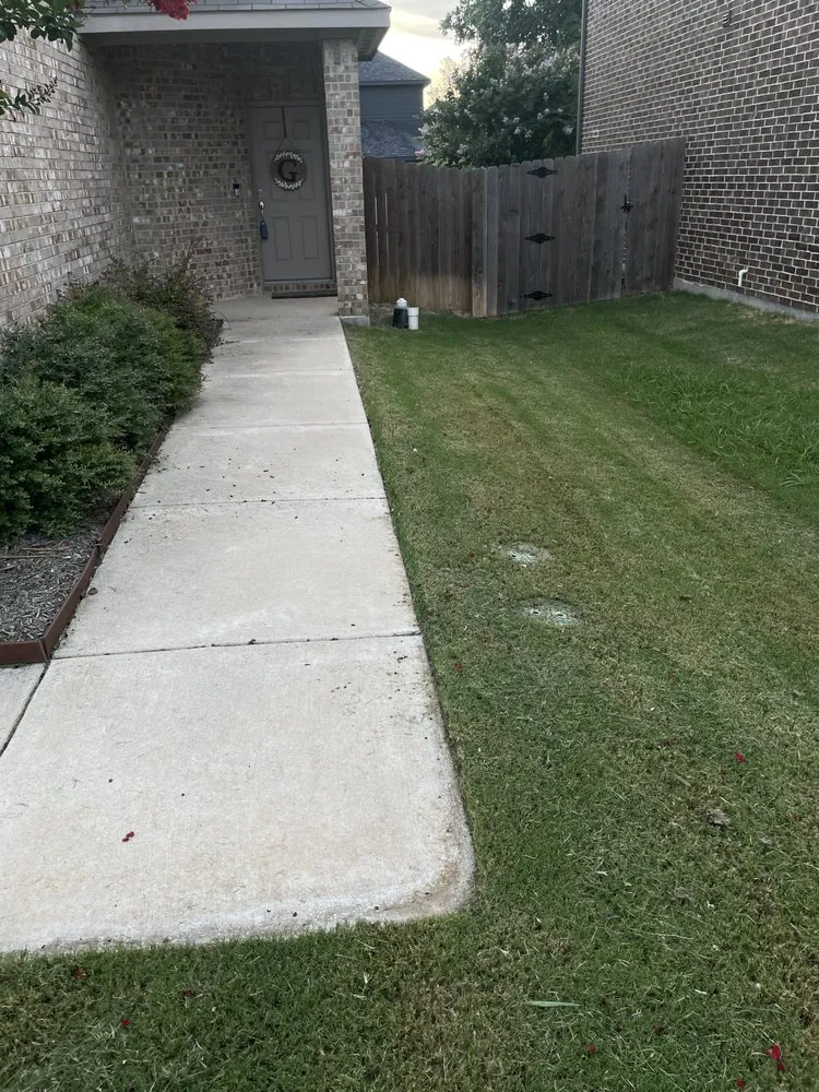 Custom lawn mowing service for homes across Saginaw, TX - Fortworth Lawn