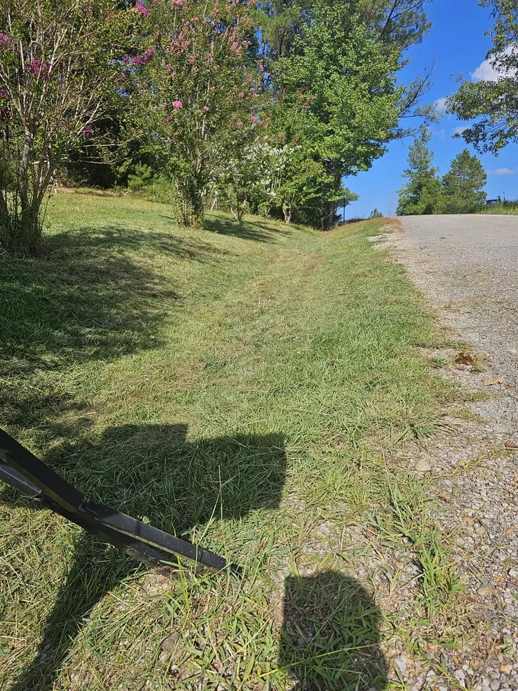 Custom yard maintenance in Calhoun City, MS - Fosters Landcaping & Lawn Maintenance