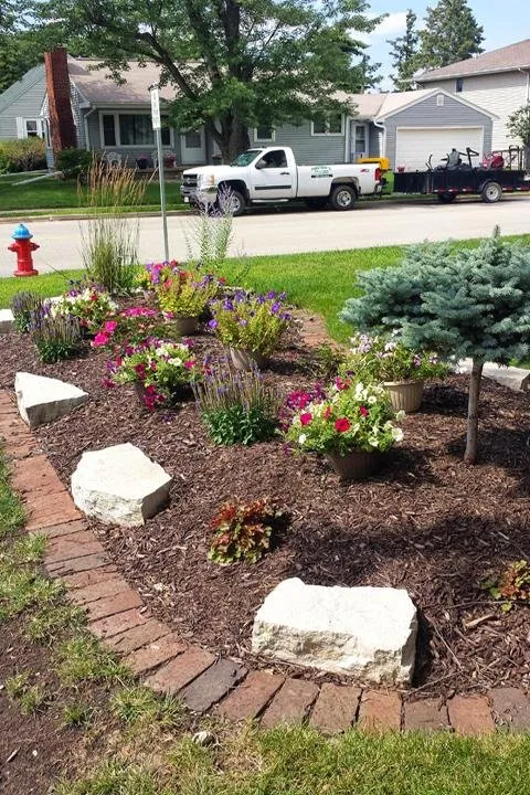 Custom lawn mowing service in Peoria, IL - Foster's Pro-Lawn & Snow Removal