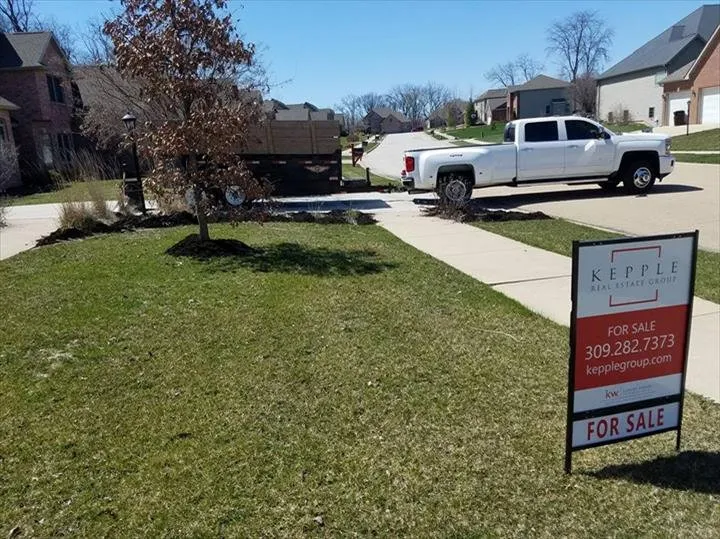 Trusted lawn mowing service in Peoria, IL by Foster's Pro-Lawn & Snow Removal