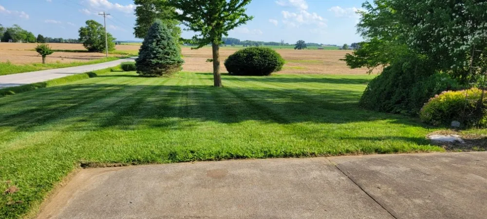 Custom lawn care service experts serving Hardinsburg, IN - Four J Lawn Care