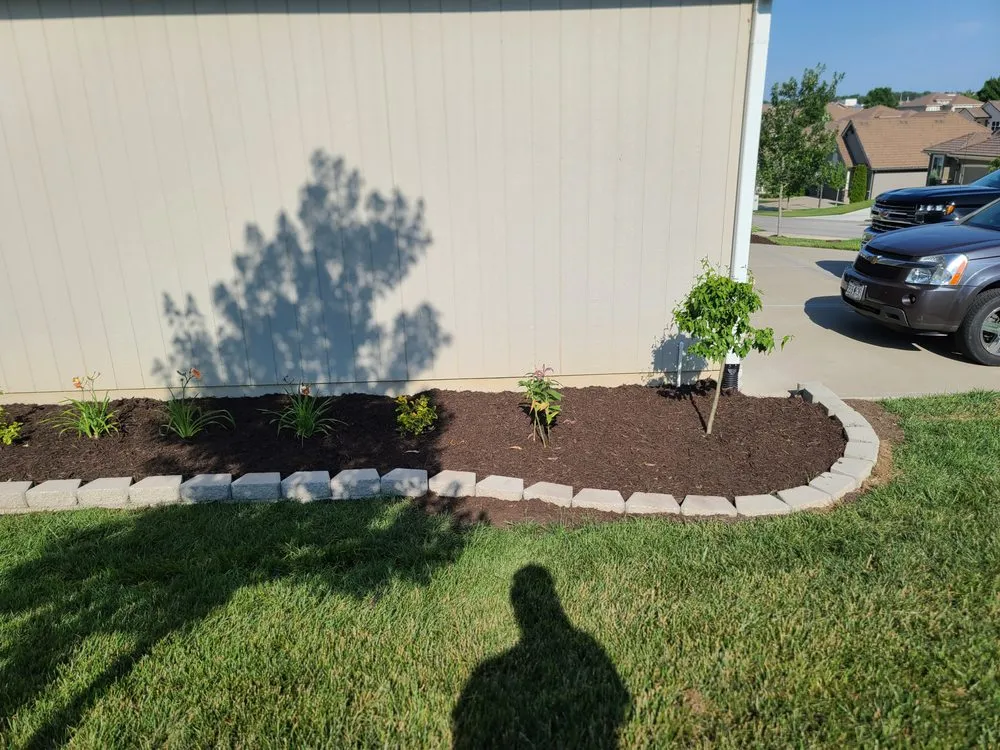 Professional garden landscaping in Kansas City, MO - Four Roots Landscape