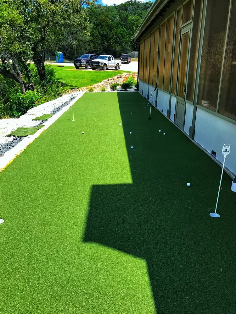 Expert yard maintenance in San Antonio, TX - Four Seasons Botanical