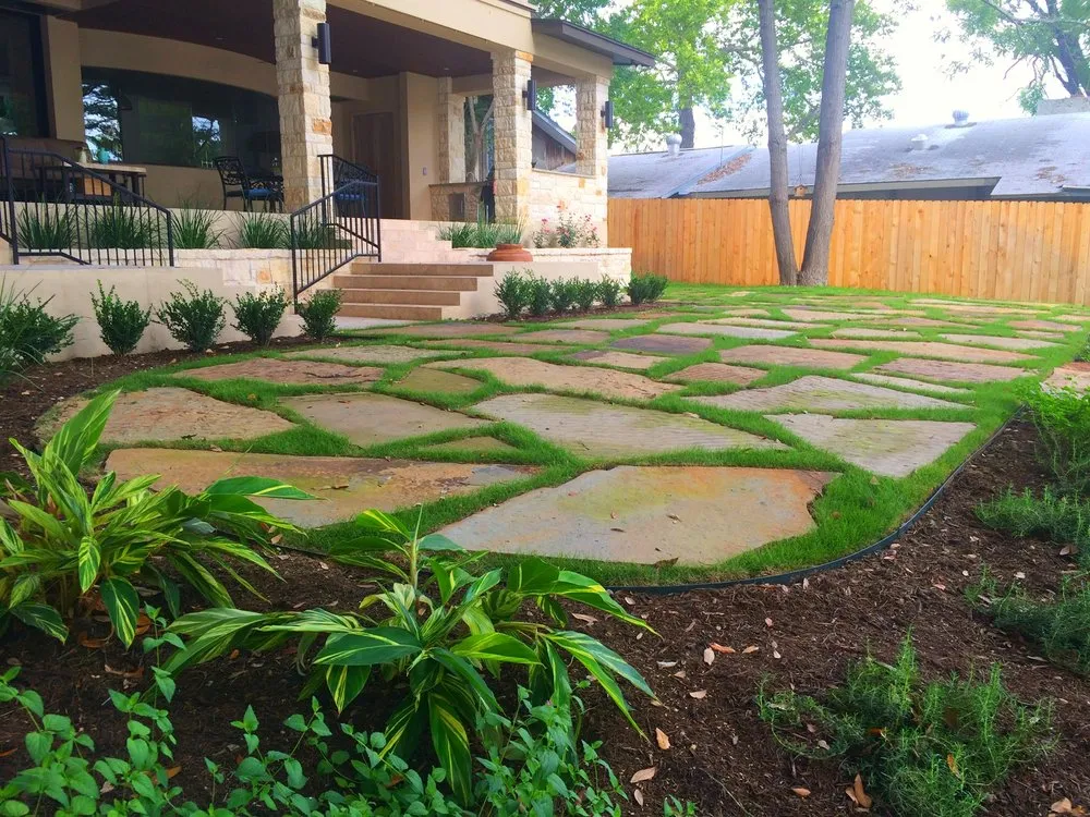 Professional garden landscaping in San Antonio, TX by Four Seasons Botanical