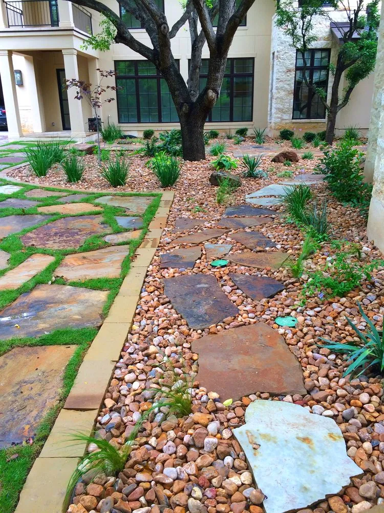 Trusted lawn care service experts serving San Antonio, TX - Four Seasons Botanical