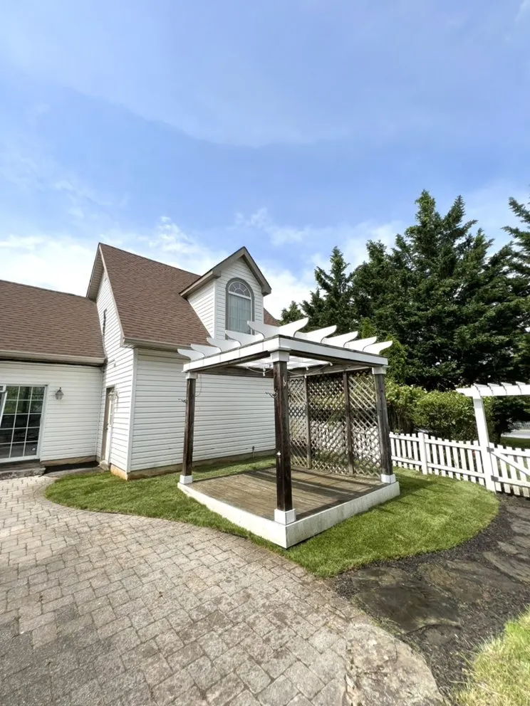 Expert outdoor landscaping for residential properties across Pasadena, MD - Four Seasons Contracting