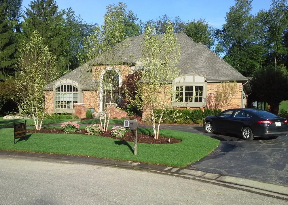 Top-rated lawn care service near you in Oak Park, MI by Four Seasons Garden Center