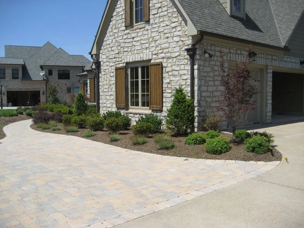 Reliable lawn care service experts serving Knoxville, TN - Four Seasons Grounds Management