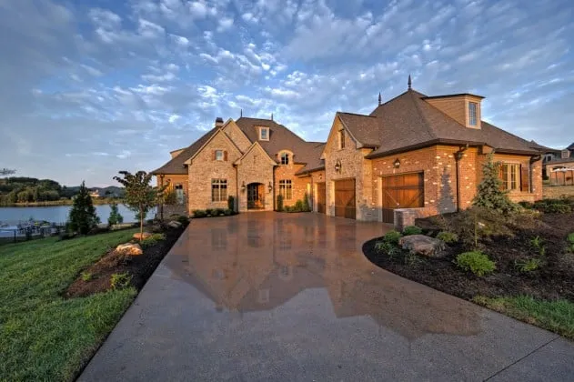 Local yard maintenance in Knoxville, TN - Four Seasons Grounds Management