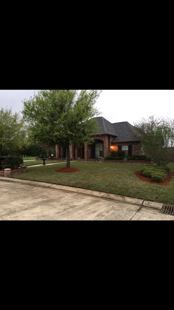 Professional residential landscaping in Luling, LA - Four Seasons Groundworks