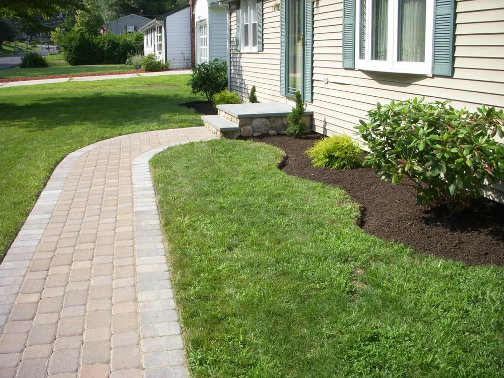 Custom outdoor landscaping in Bellingham, MA - Four Seasons Landscape & Hardscape