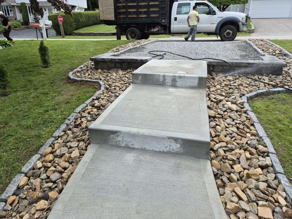 Custom lawn mowing service in Cranston, RI - Four Seasons Landscape and Construccion