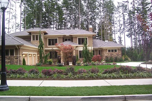 Custom landscaping services in Woodinville, WA by Four Seasons Landscape Construction and Lawn Care