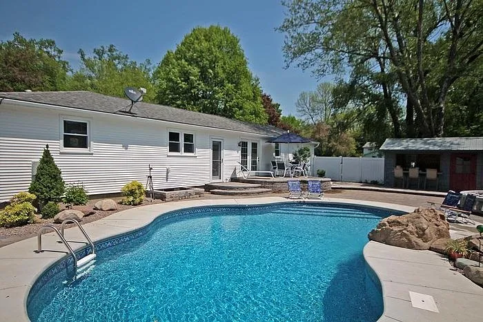 Expert yard cleanup service in Livonia, NY - Four Seasons Landscaping And Water Gardens