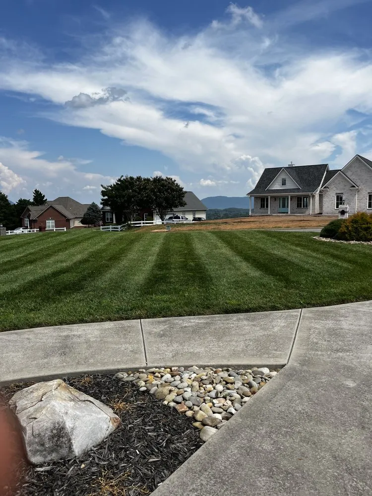 Affordable yard cleanup service experts serving Maynardville, TN - Four Seasons Landscaping