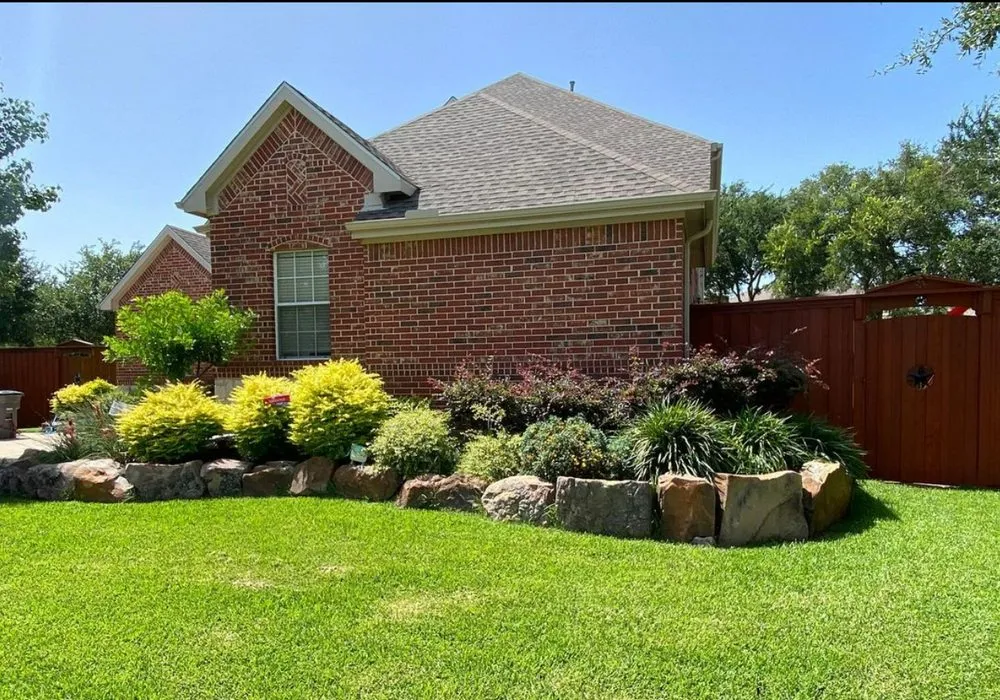 Affordable yard cleanup service for homes in Murphy, TX by Four Seasons Lawn + Landscape
