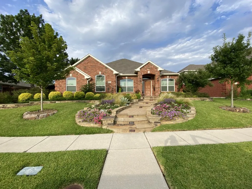 Reliable yard cleanup service in Murphy, TX - Four Seasons Lawn + Landscape