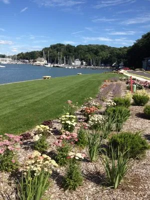 Four Seasons Lawn and Landscaping