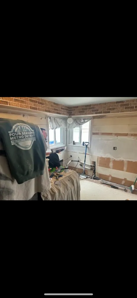 Top-rated outdoor landscaping for homes in Warren, MI by Four Seasons