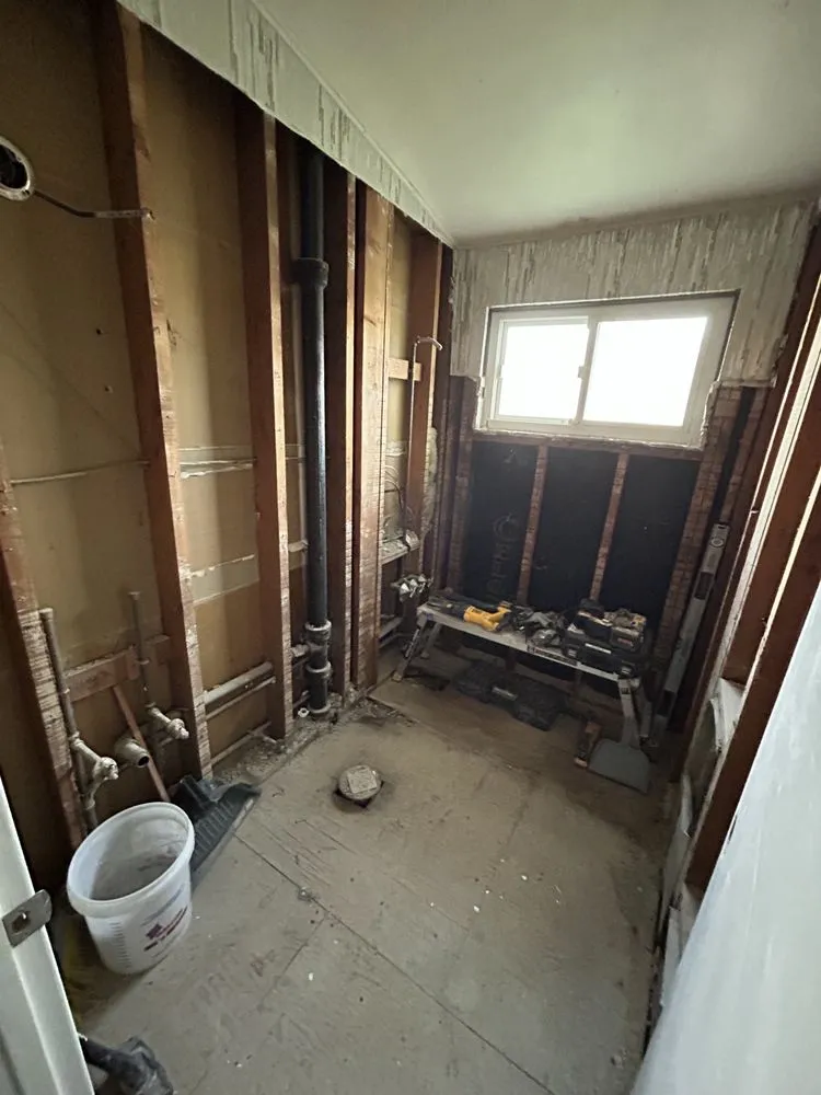 Custom residential landscaping in Warren, MI by Four Seasons