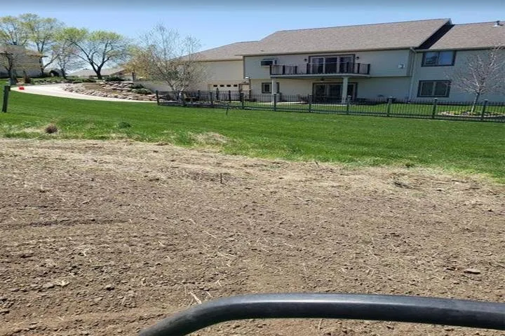 Top-rated yard cleanup service experts serving Pella, IA - Four Seasons Yard Care