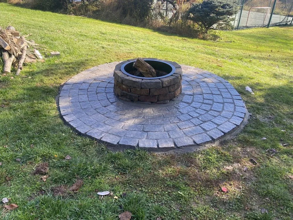 Affordable lawn mowing service experts serving Philadelphia, PA - Four Stones Landscaping